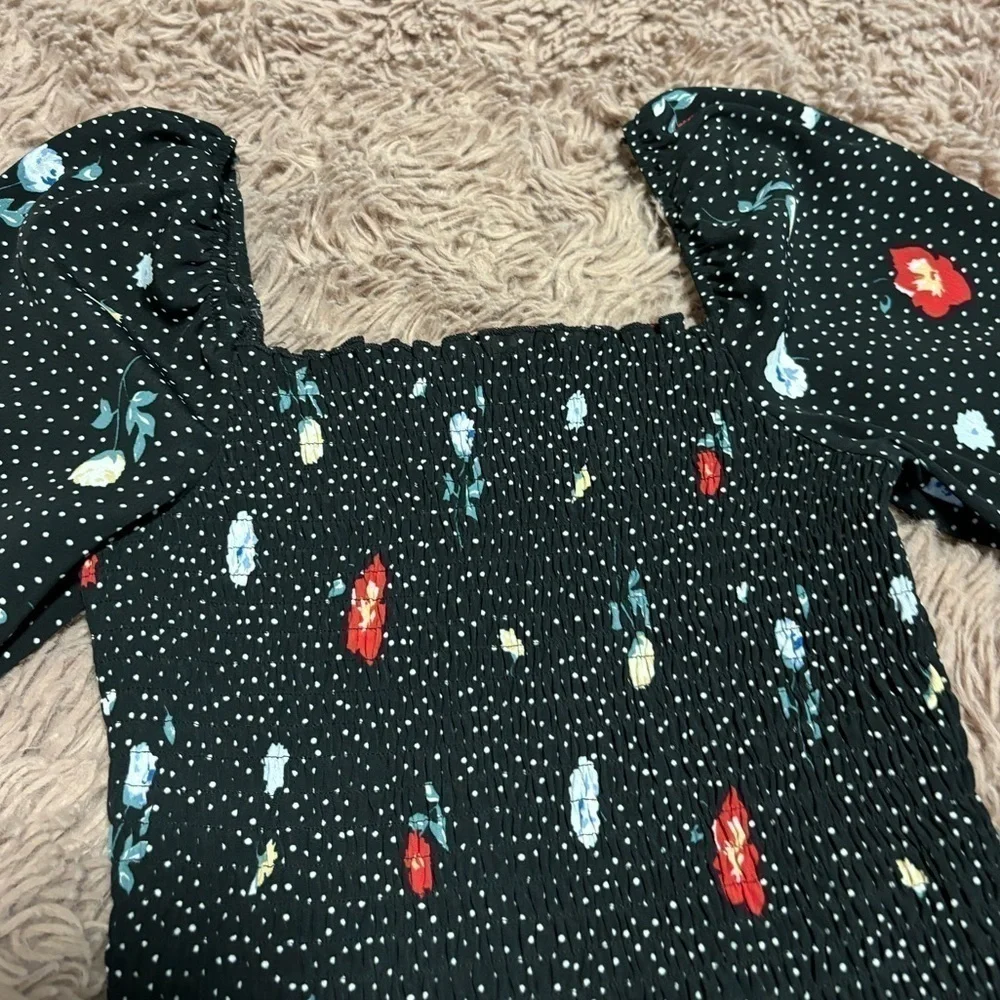 Abercrombie and Fitch Women Black Floral Smocked Crop Blouse